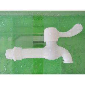 LLAVE LAVAPIE PVC S/ROSCA BLANCA