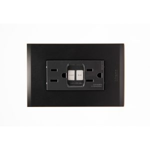 T/TOMA NOBILE NEGRO DUPLEX 2P+T 15A GFCI TR